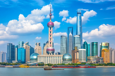 上海外滩东方明珠及周边摩天大楼全景