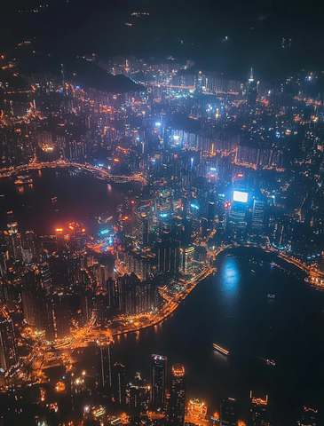 城市夜景俯瞰图灯光璀璨尽显繁华