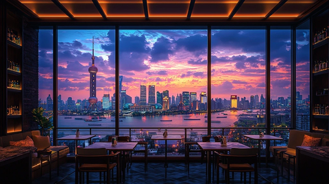 可赏城市天际线的餐厅室内全景