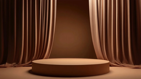 棕色幕布与空讲台
