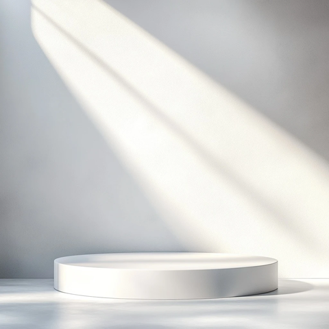 晨光下的白色讲台