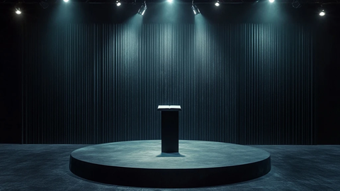 舞台上的现代空置阅读架