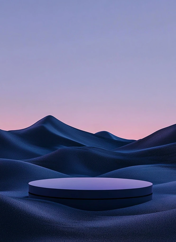 圆形平台与黑色山丘