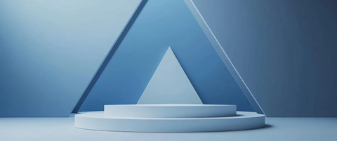 蓝色背景三角形讲台