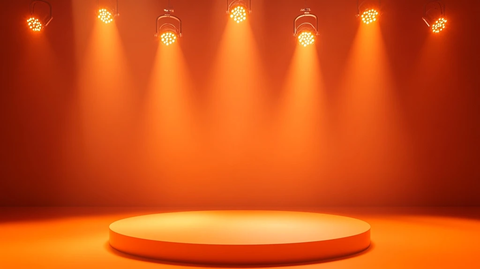 橙色演播室背景与讲台