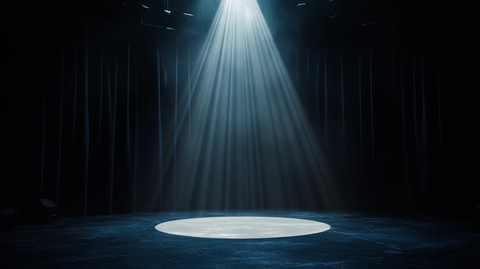 舞台中央聚光灯