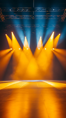 舞台上的黄色灯光