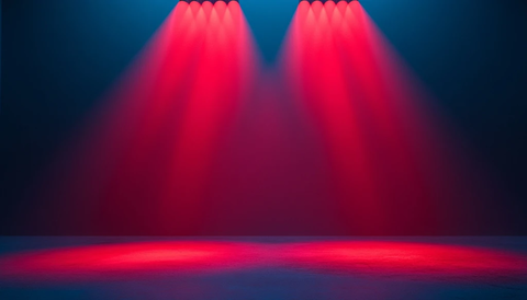 红蓝背景下的双角红点光