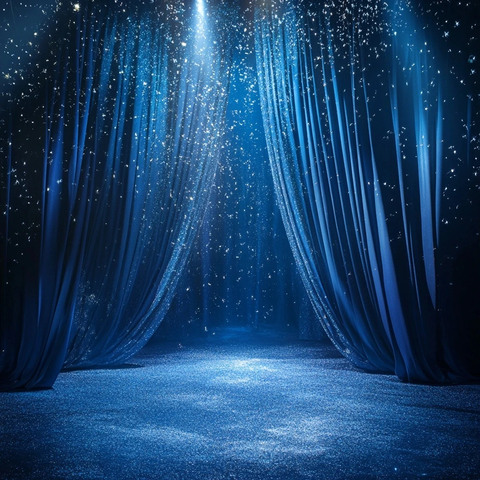 蓝色幕布中央圆形聚光灯