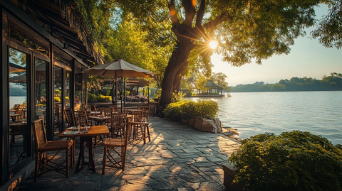 湖边露天餐厅户外桌椅景色优美惬意