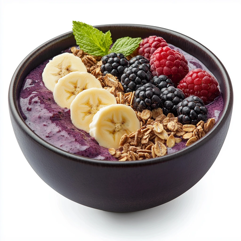 紫色陶瓷碗装香蕉麦片莓果
