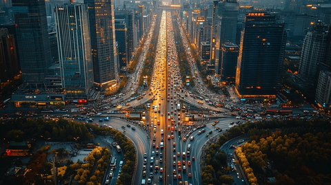 城市道路车流高峰俯瞰夜景