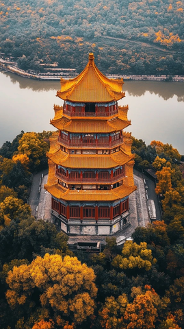 丛林中古朴典雅的多层塔楼建筑