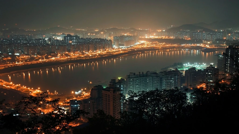 城市夜景鸟瞰河流两岸灯火辉煌的景象
