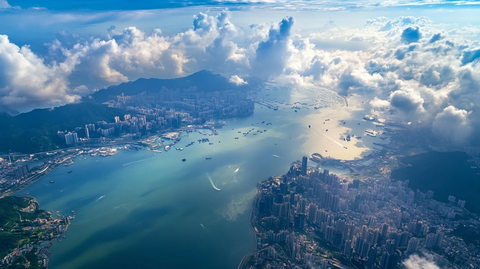 云海下的城市全景鸟瞰