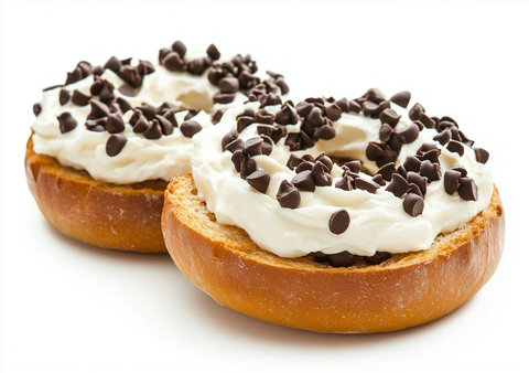 面包上涂抹奶油奶酪