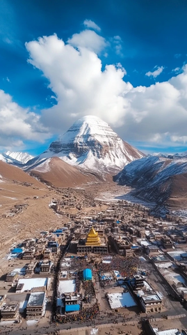 冈仁波齐下的小镇