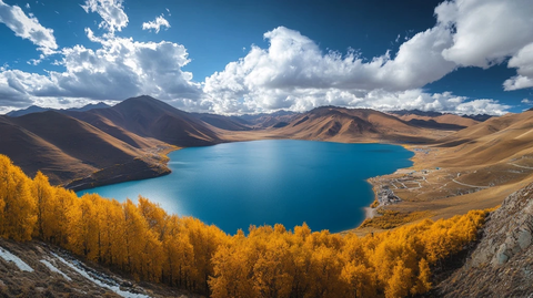 蓝湖与金黄树林的风光