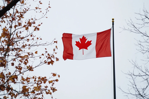 加拿大国旗飘扬