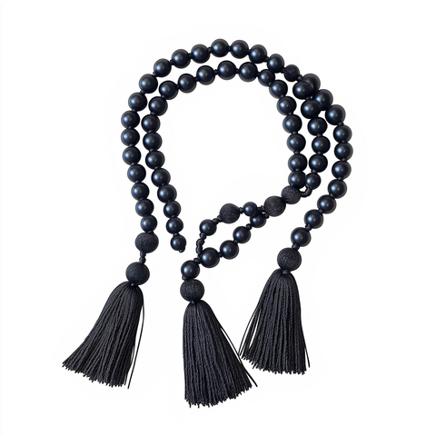 黑珠白底项链展示