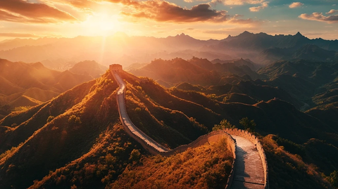 阳光照耀长城
