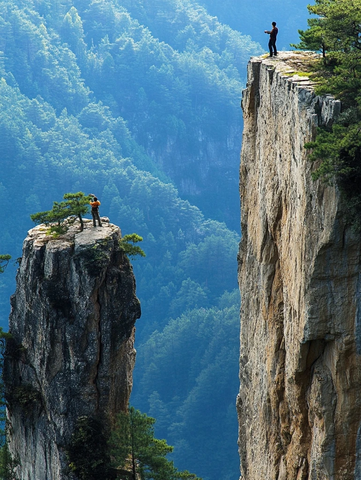 攀岩者与跌落者