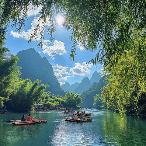 阳光照耀下的竹筏漂流