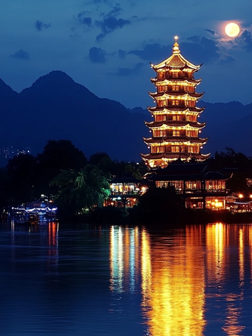 夜光闪烁山峰间