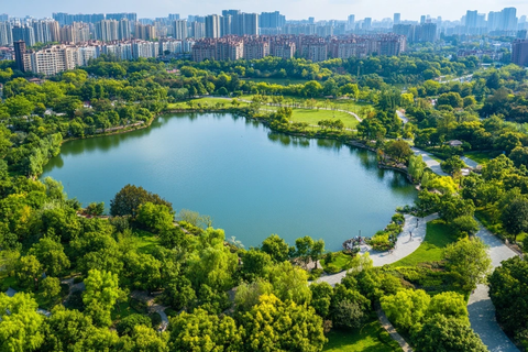 城市公园湖景