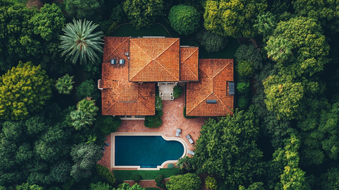 小屋与豪宅对比照