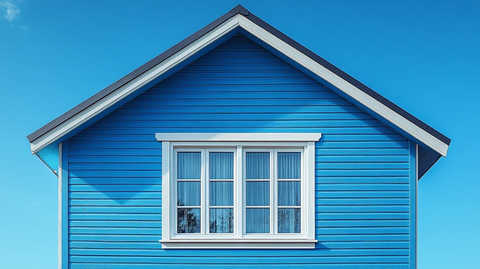 美式屋顶蓝天背景