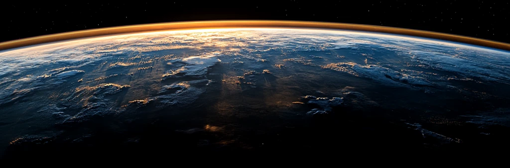 地球与绿色平原