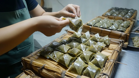 竹叶包糯米蒸品