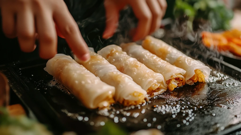 春卷薄皮馅料炸至金黄