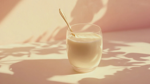 酸奶清晨搅拌