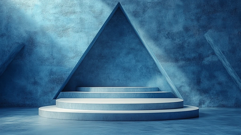 蓝色背景三角形讲台