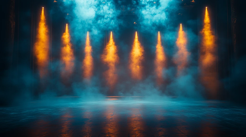 空舞台冷光雾夜