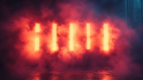 烟雾背景与深红聚光灯