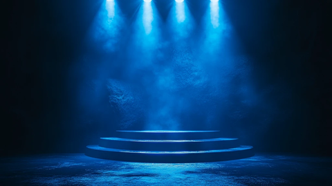 简约舞台与聚光灯