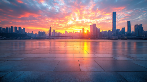 城市广场上的高楼桥梁日落景象