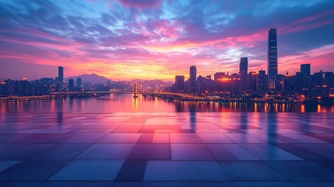 城市广场上的高楼桥梁日落景象