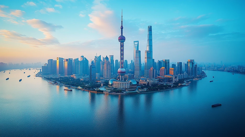 上海东方明珠塔及周边城市景观鸟瞰图