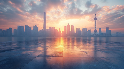 透过建筑框架看东方明珠及陆家嘴建筑群