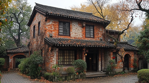 老旧砖房建筑展现古朴沧桑气息