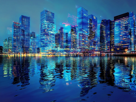 湖边高楼霓虹夜色