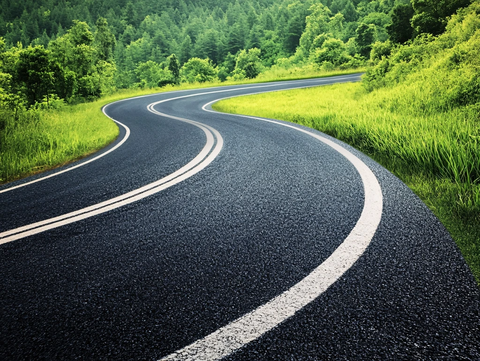 弯道柏油路
