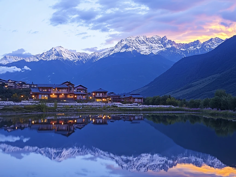 余晖下的南迦巴瓦