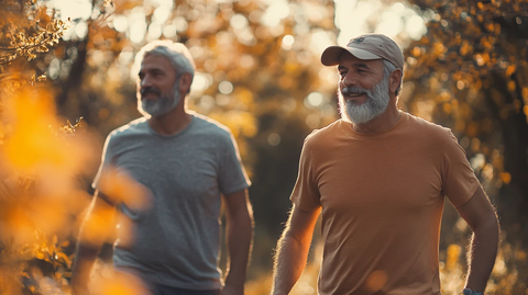 中年男士户外健行