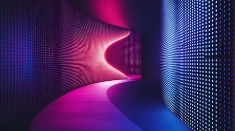 流光溢彩的霓虹灯走廊