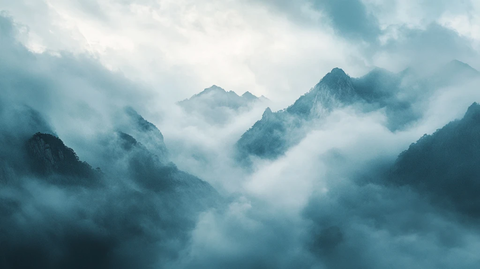 云雾缭绕仙山梦境